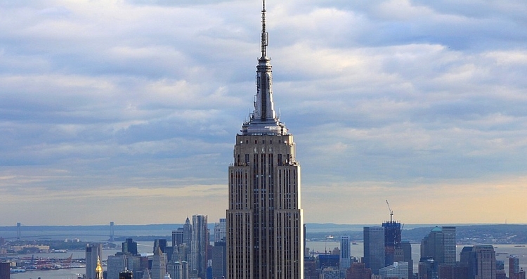 Вид на шпиль Empire State Building