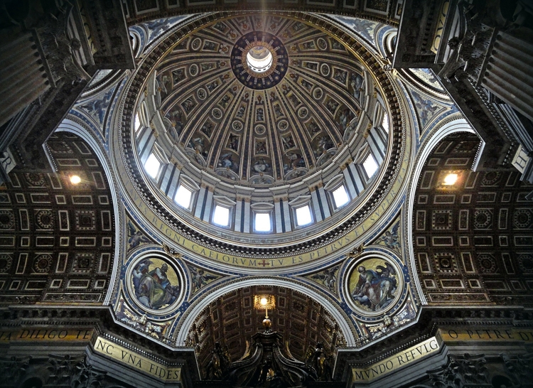 Купол собора св. Петра внутри