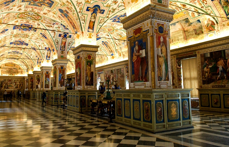 Сикстинский салон Ватиканской библиотеки