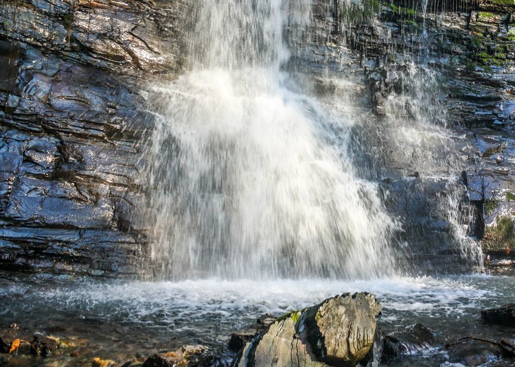 Водопады на реке Кутарка