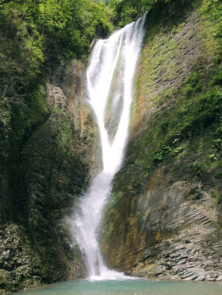 Ореховский водопад возле Сочи