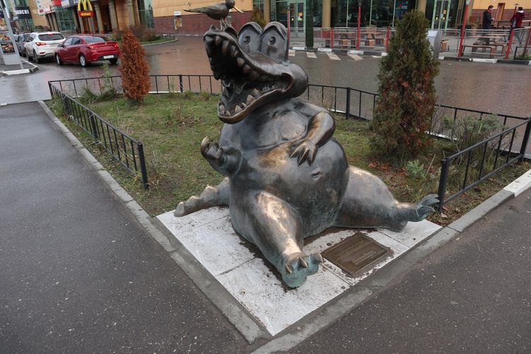 Скульптура «Первый стоматолог» в Иванове