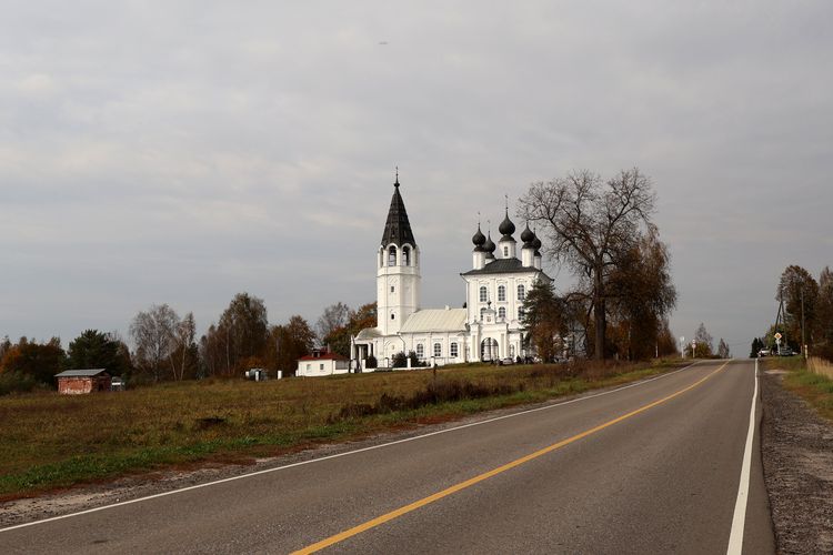 Знаменская церковь в Красном