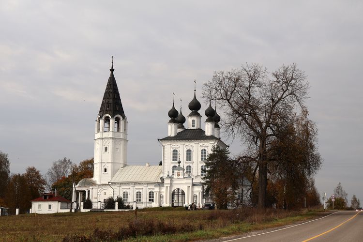 Знаменская церковь в Красном