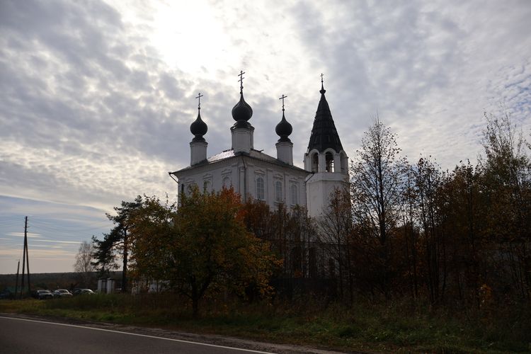 Знаменская церковь в Красном