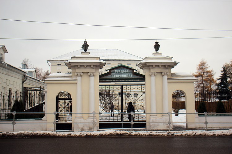 Ворота усадьба Лажечникова в Коломне