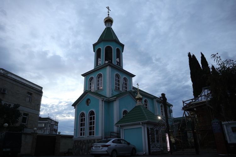 Рождественская церковь в Лазаревском