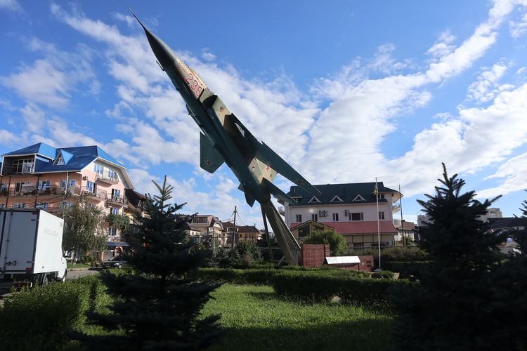 Самолёт МиГ-23 в Лазаревском