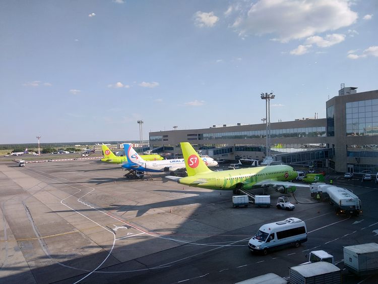 Самолёты в аэропорту Домодедово