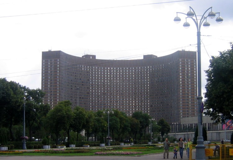 Гостиница Космос возле ВДНХ в Москве
