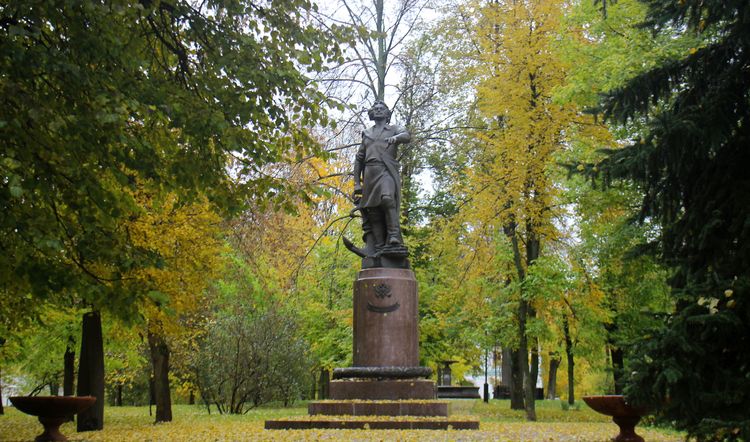 Памятник Петру I в Измайлове