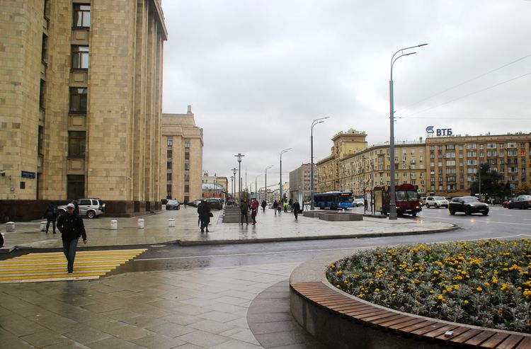 Смоленская-Сенная площадь в Москве