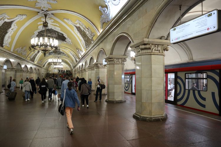 Станция метро «Комсомольская» - кольцевая