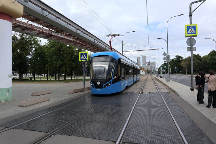 Трамвай «Витязь» в Москве на ВДНХ