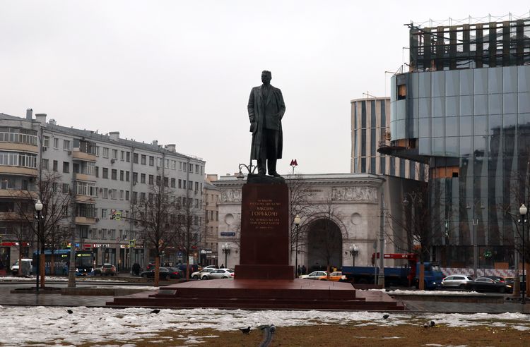 Памятник Горькому на Тверской Заставе