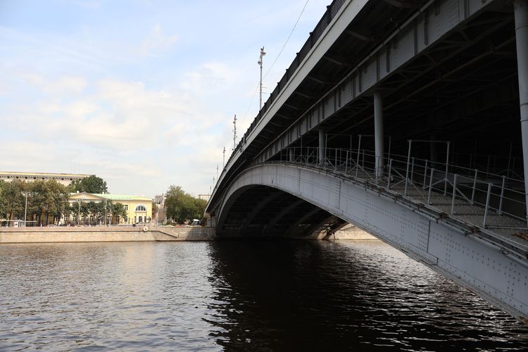 Большой устьинский мост в Москве