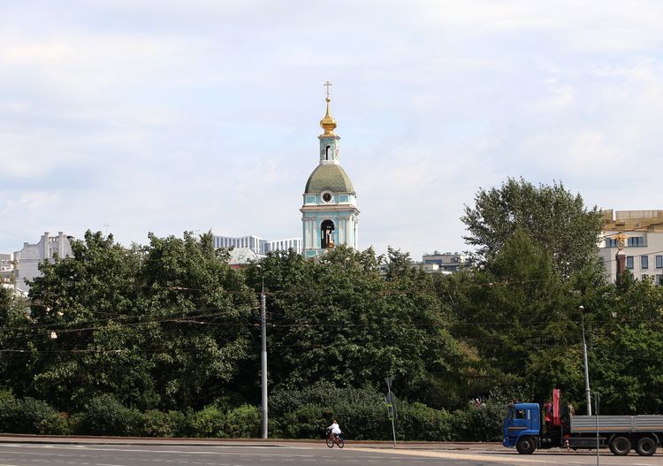 Церковь Троицы Живоначальной в Серебряниках в Москве