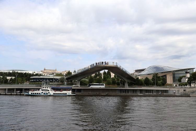 Парящий мост над Москвой-рекой