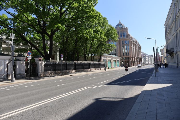 Улица Воздвиженка в Москве