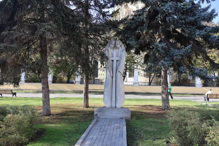 Памятник «Единый крест» в Москве