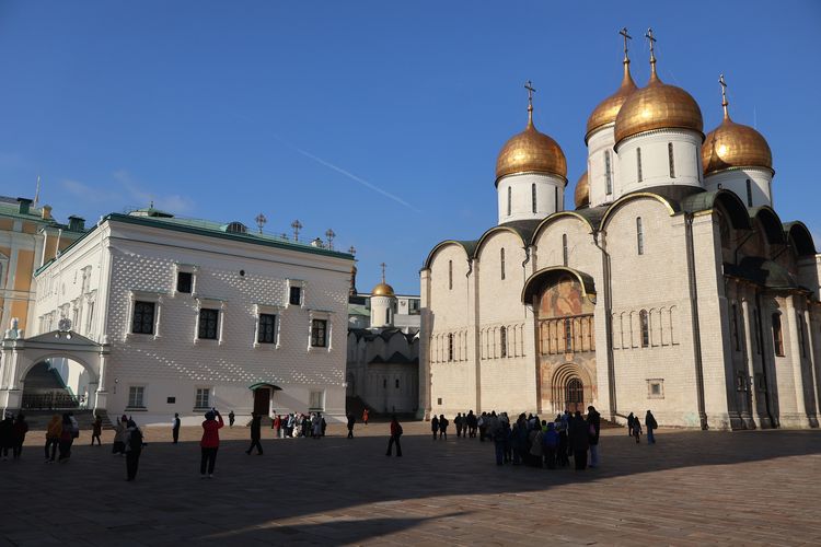 Соборная площадь Московского Кремля