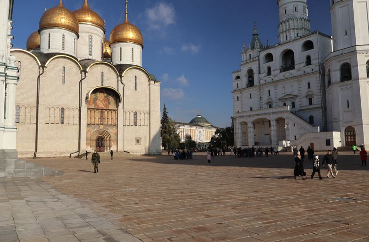 Соборная площадь Московского Кремля