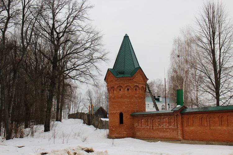 Башня ограды монастыря