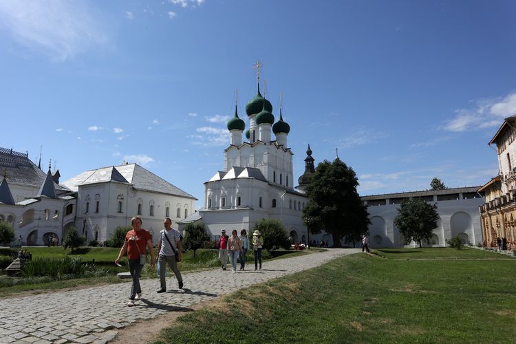 Надвратная церковь Иоанна Богослова в Ростовском кремле