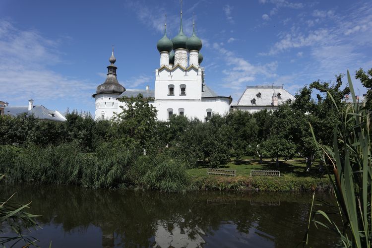 Церковь Григория Богослова в Ростовском кремле