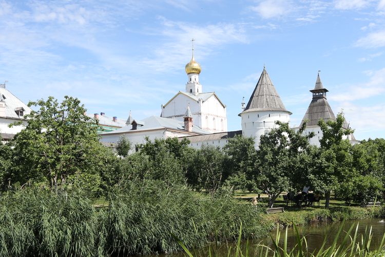 Спасская церковь в Ростовском кремле