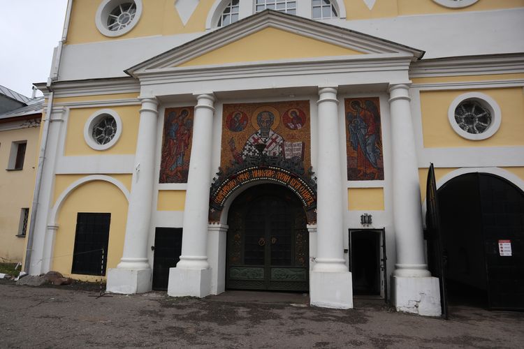 Николо-Шартомский монастырь во Введенье