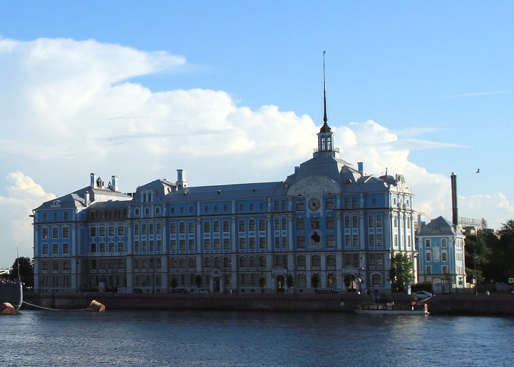 Городской училищный дом Петра Великого в Санкт-Петербурге