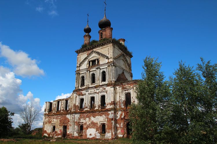 Троицкая церковь в селе Весь