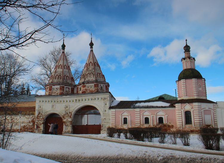 Святые врата Ризоположенского монастыря