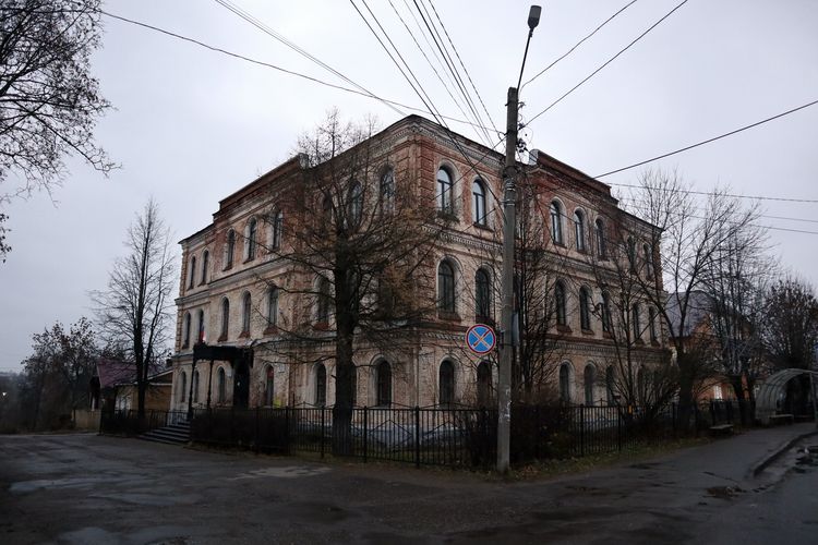 Здание народной школы в Тейкове