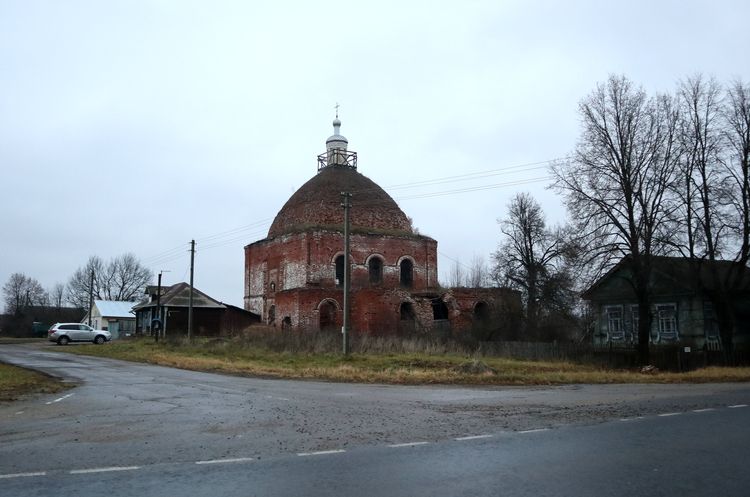 Георгиевская церковь в Якшине