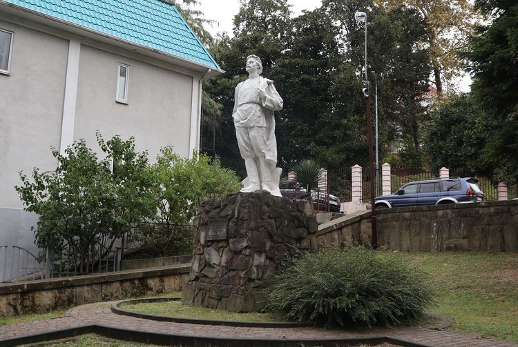 Памятник А.М. Горькому в Туапсе