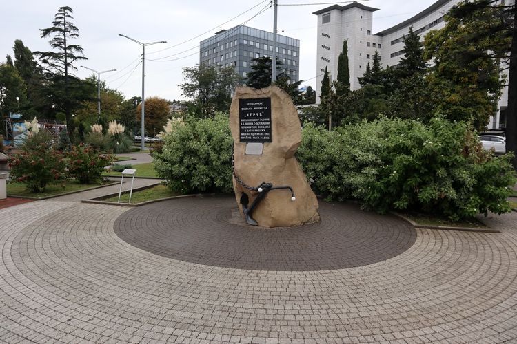 Памятник экипажу миноносца «Керчь» в Туапсе