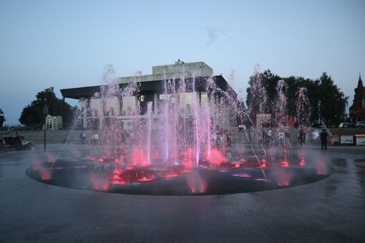Светомузыкальный фонтан во Владимире