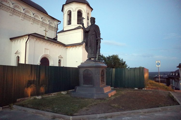 Памятник князю Владимиру на Пятницкой горке