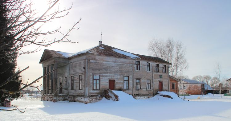Бывший усадебный дом в Черниже