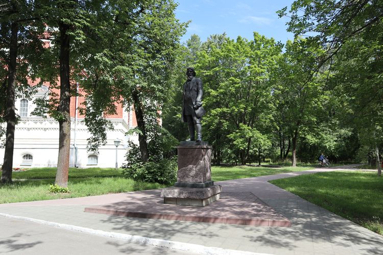 Памятник Акиму Мальцову в Гусь-Хрустальном