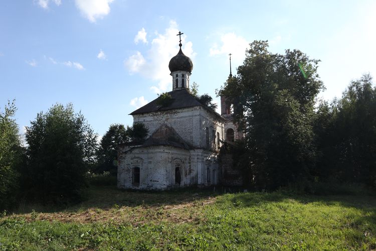 Введенская церковь в Мостцах