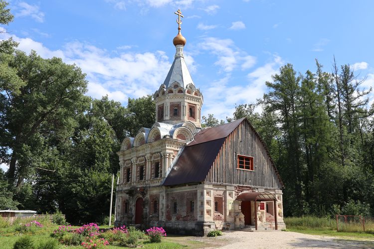 Церковь Александры Царицы в селе Муромцево