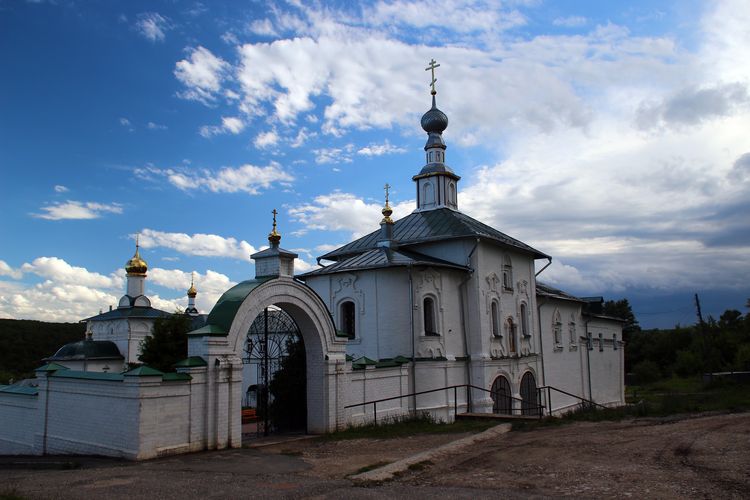 Никольская церковь и ворота