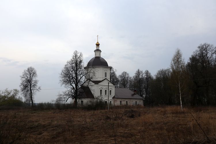 Михаило-Архангельская церковь в Лучкине