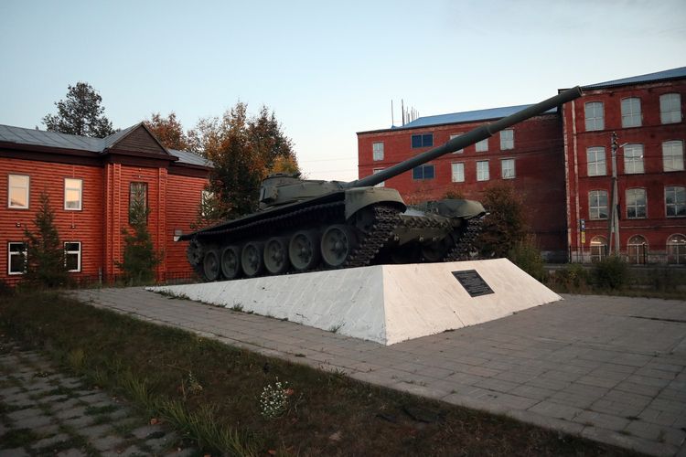 Танк Т-72 «Южский пионер» в Юже