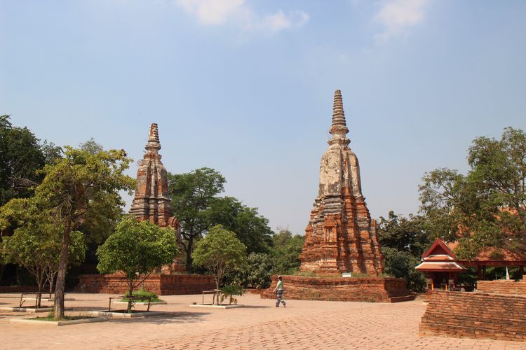 Храм Wat Phu Khao Thong в Таиланде