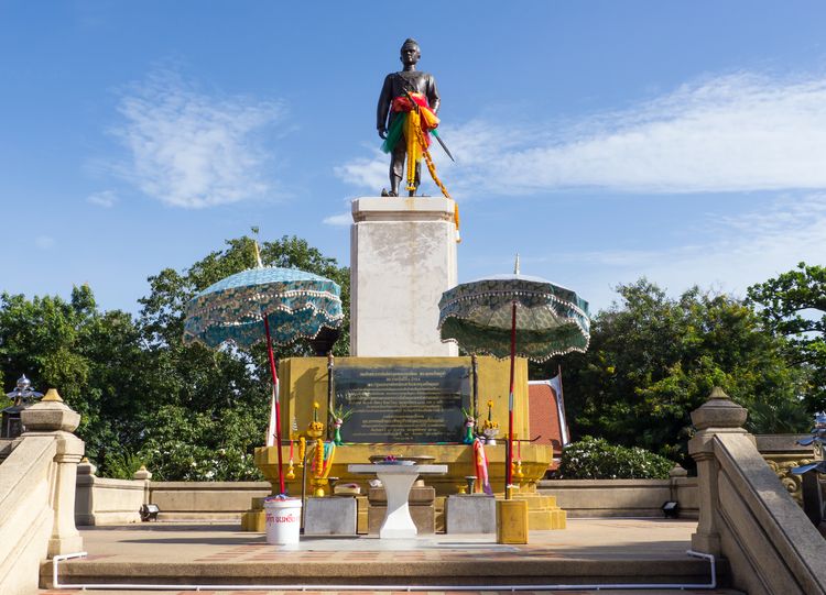 Памятник королю Раматхибоди I в Аяюттхае