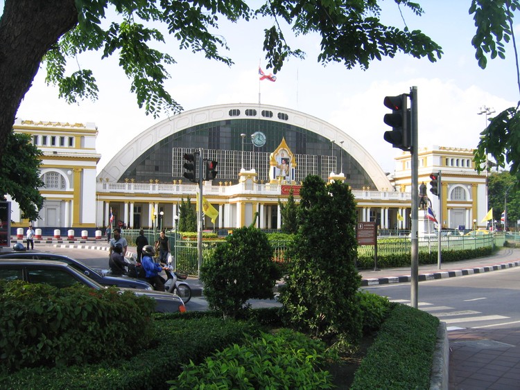 Вокзал Хуа Лампонг в Бангкоке
